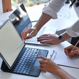 社内報の書き出し例文集！読まれる導入文の作り方と企画別テンプレートを解説