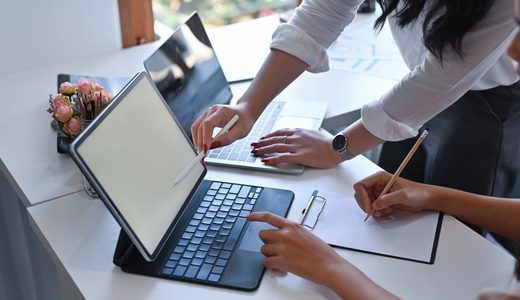 社内報の書き出し例文集！読まれる導入文の作り方と企画別テンプレートを解説